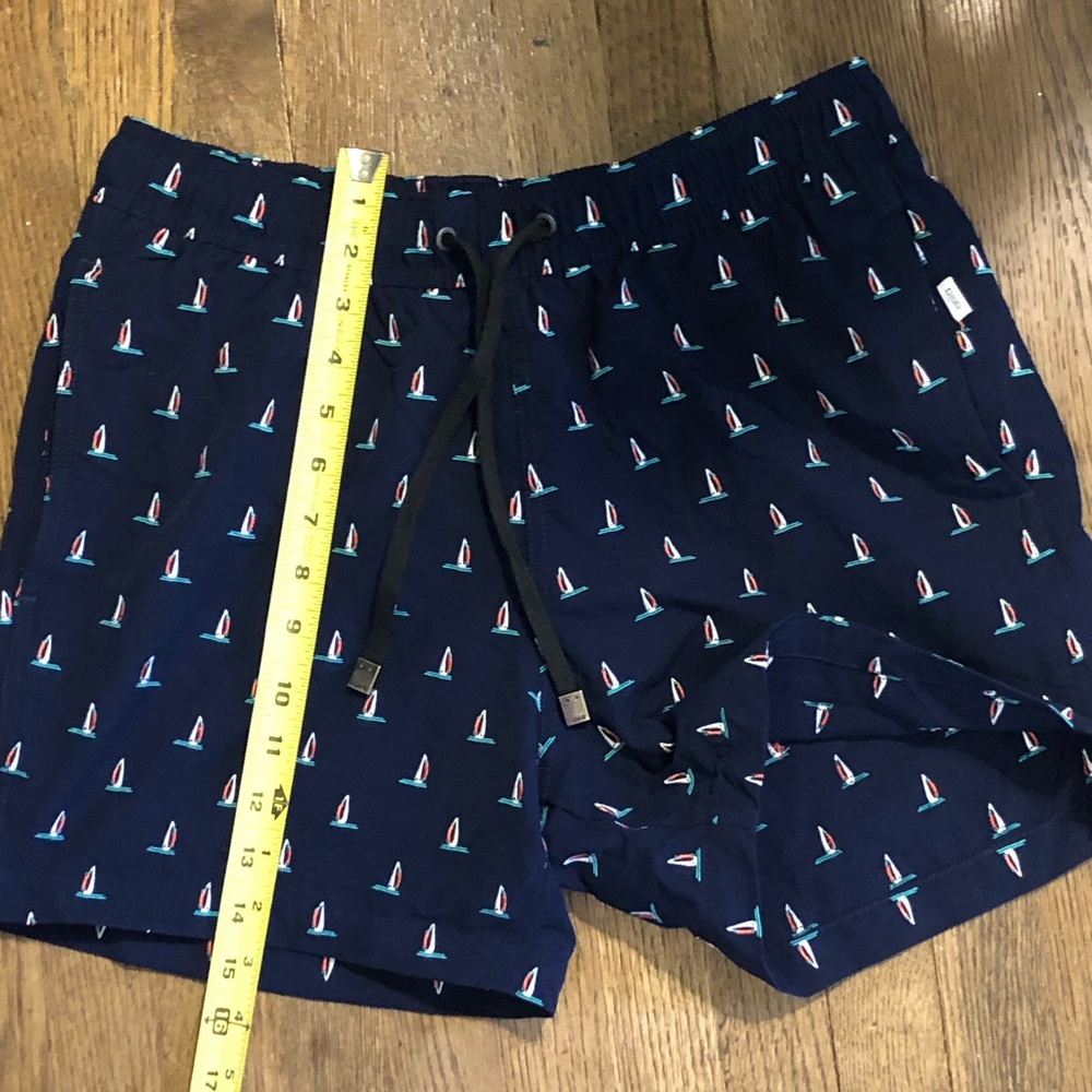 Onia Men’s Charles 5" Embroidered Sailboat Swim Trunks Size M - Picture 12 of 13